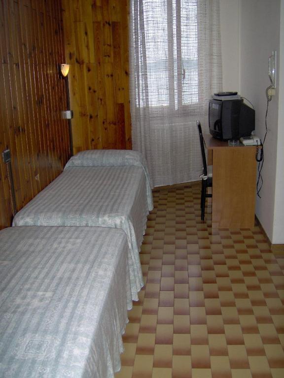 Lago Maggiore Lesa Ruang foto